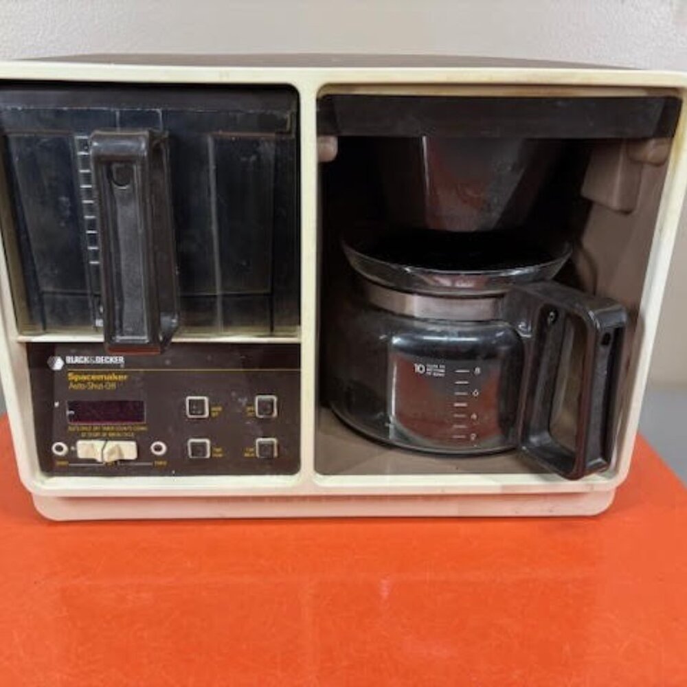 Vintage Black & Decker B4SDC-3D 10-Cup Undercabinet Spacemaker Coffee Maker
